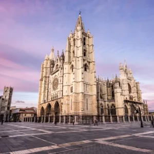 LEON Y ASTORGA – DEL GOTICO AL MODERNISMO