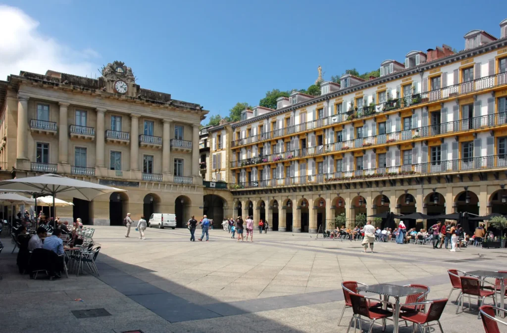 SAN SEBASTIAN – PLAYA Y CULTURA