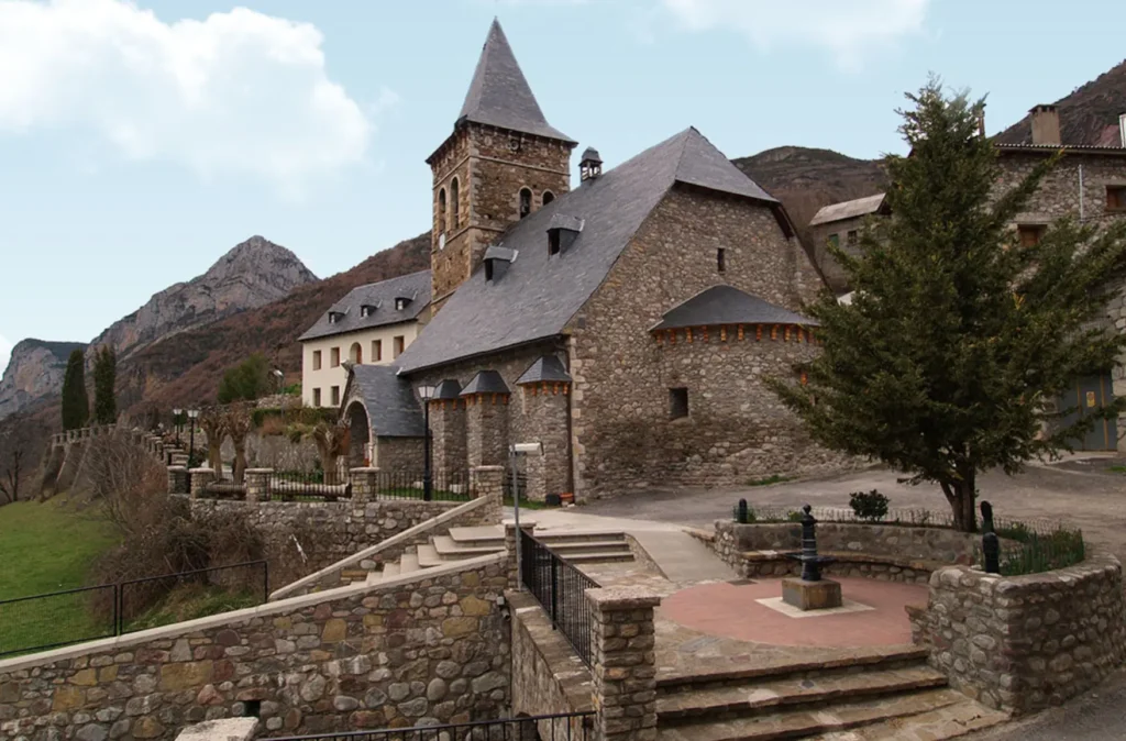 VALLE DE CHISTAU Y PINETA