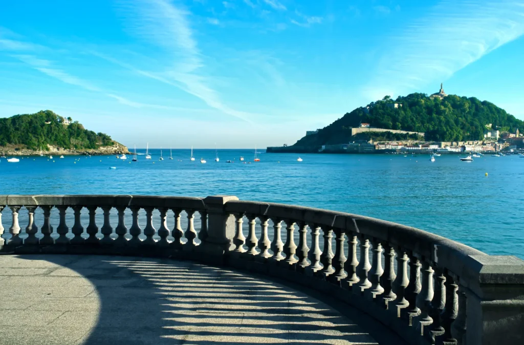 SAN SEBASTIAN Y LA ISLA DE SANTA CLARA