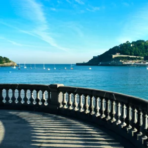 SAN SEBASTIAN Y LA ISLA DE SANTA CLARA